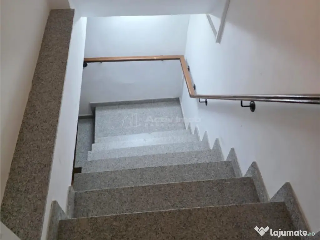 Bucurestii Noi, parter si subsol in vila 136 mp, gradina 400 