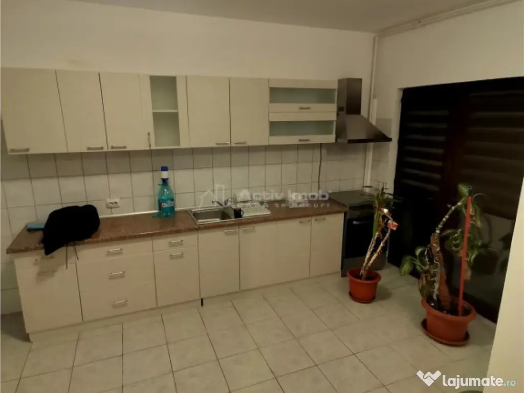 Bucurestii Noi, parter si subsol in vila 136 mp, gradina 400 