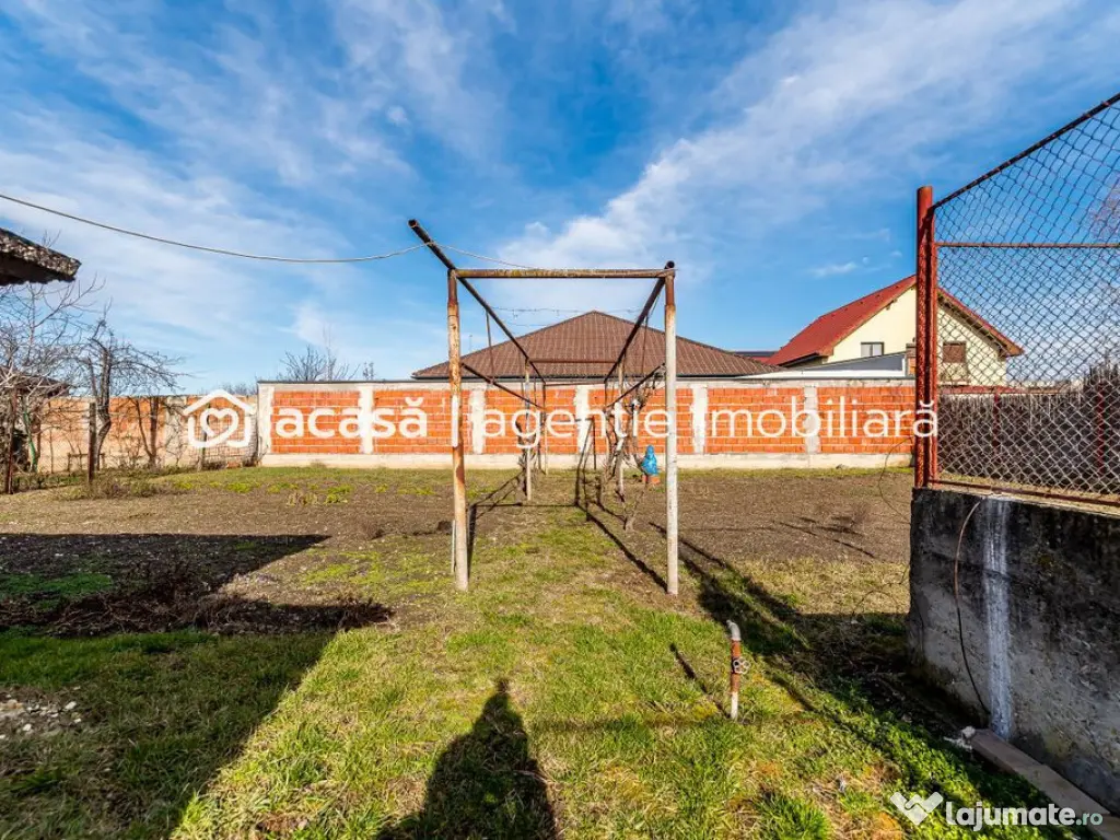 VÂNDUT! Casă cu teren 846 mp Micalaca, Strada Lipovei.