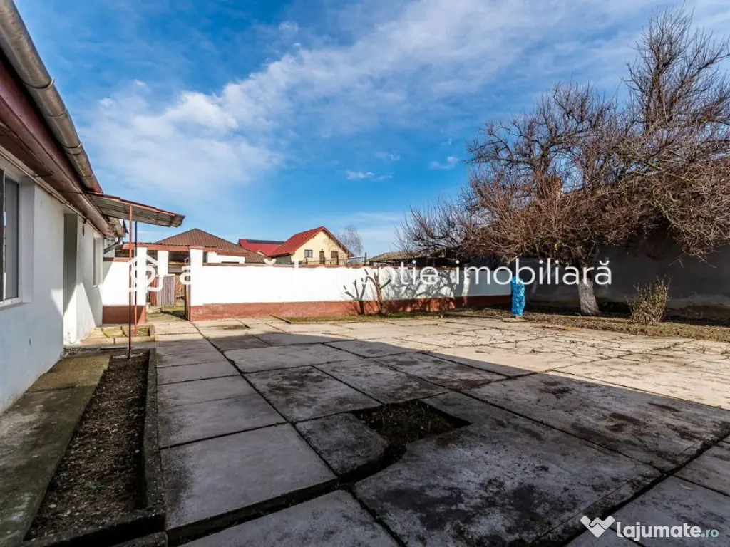 VÂNDUT! Casă cu teren 846 mp Micalaca, Strada Lipovei.