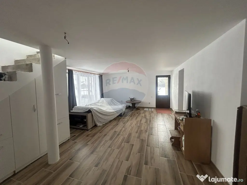 Casă nouă de vânzare 220 mp 13 ari teren SATULUNG 15KM...