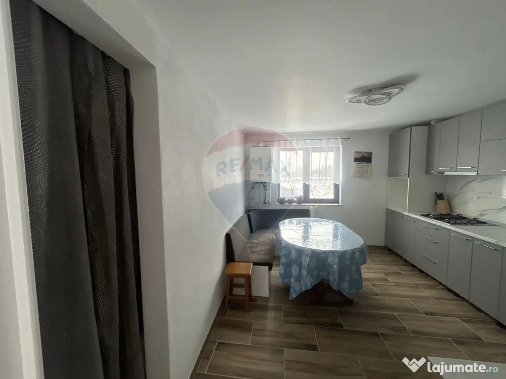 Casă nouă de vânzare 220 mp 13 ari teren SATULUNG 15KM...