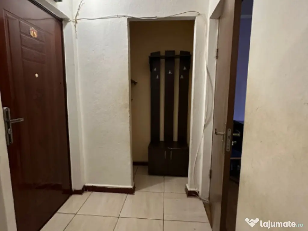 - Apartament 2 camere confort 2, Viziru 1, etaj 3. 