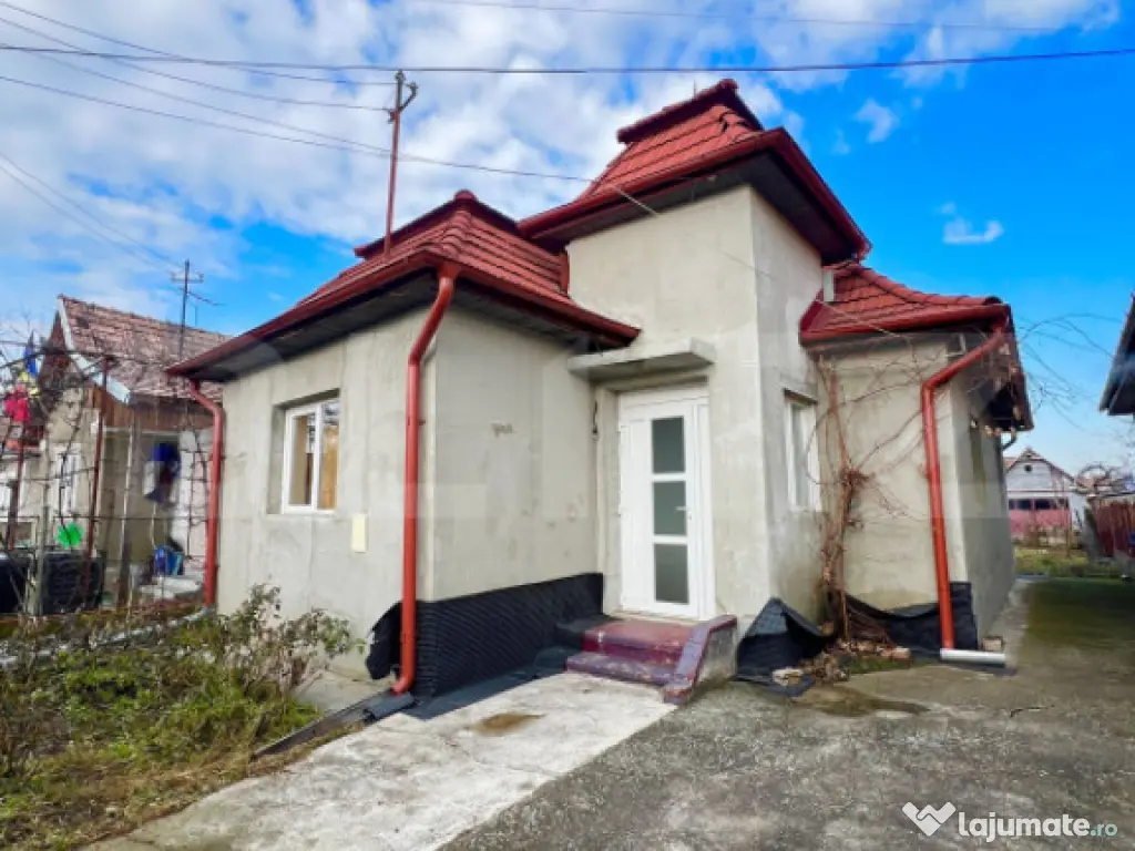 Casa individuală cu 3 camere, zona Poiana