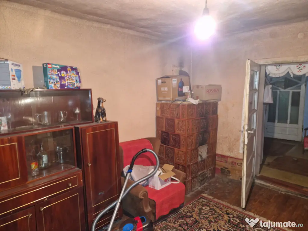 Casă veche cu teren generos – sat Mogoșești, com. Satu