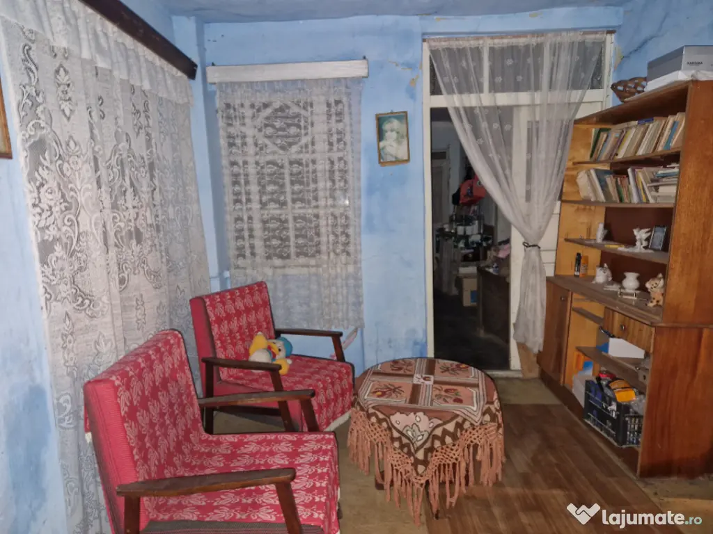 Casă veche cu teren generos – sat Mogoșești, com. Satu