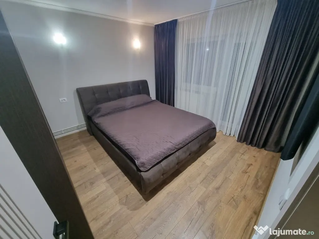 Apartament 3 camere decomandat zona Poarta 6 