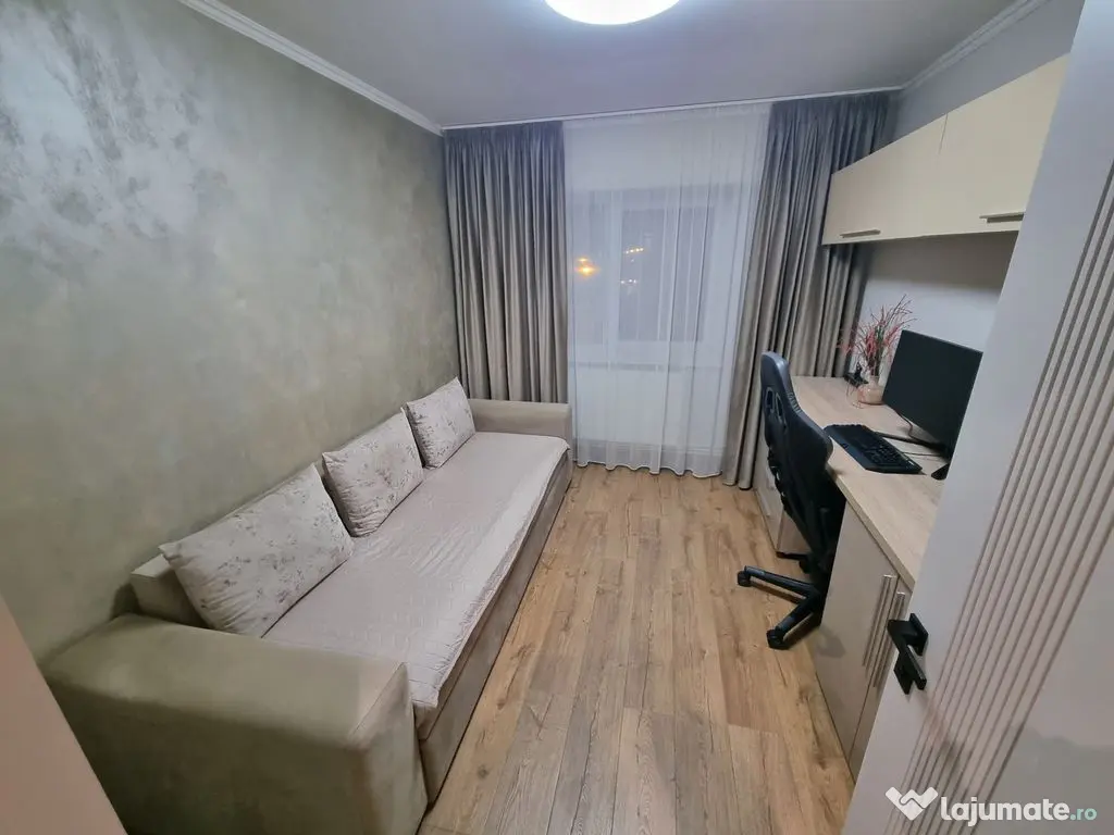 Apartament 3 camere decomandat zona Poarta 6 