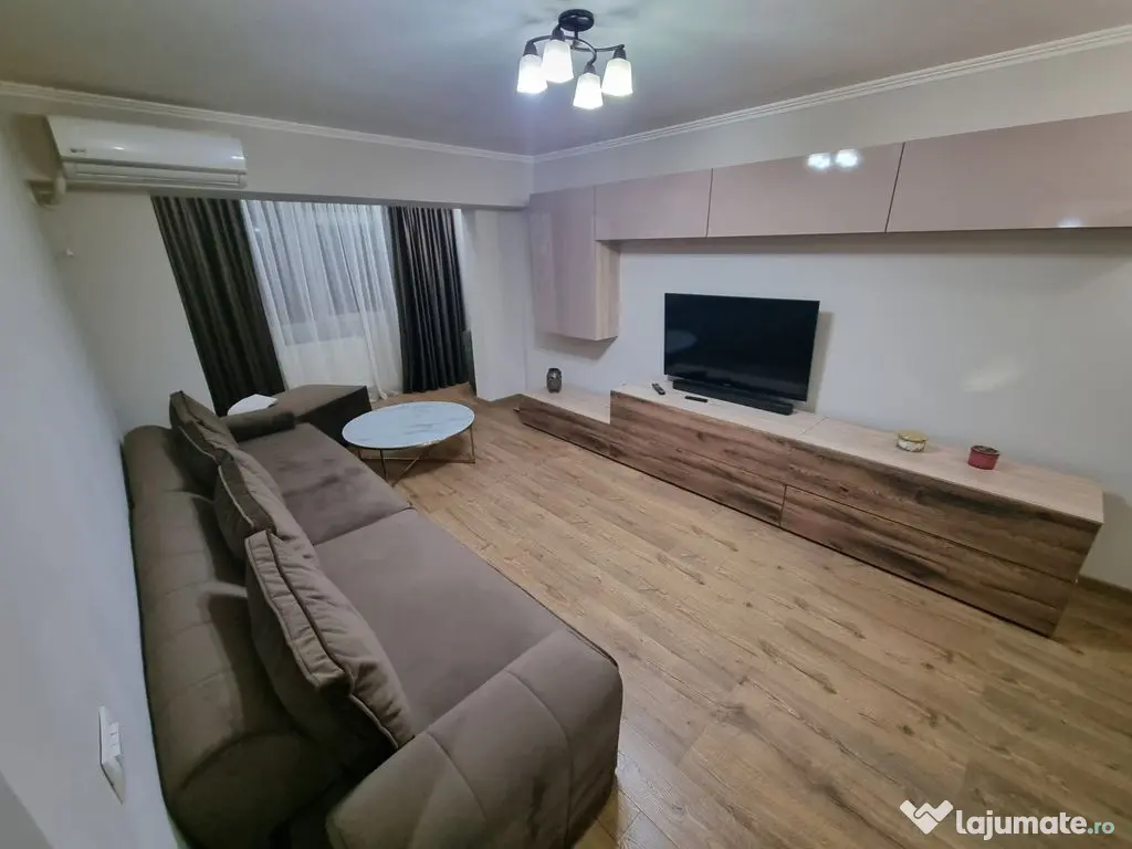 Apartament 3 camere decomandat zona Poarta 6 