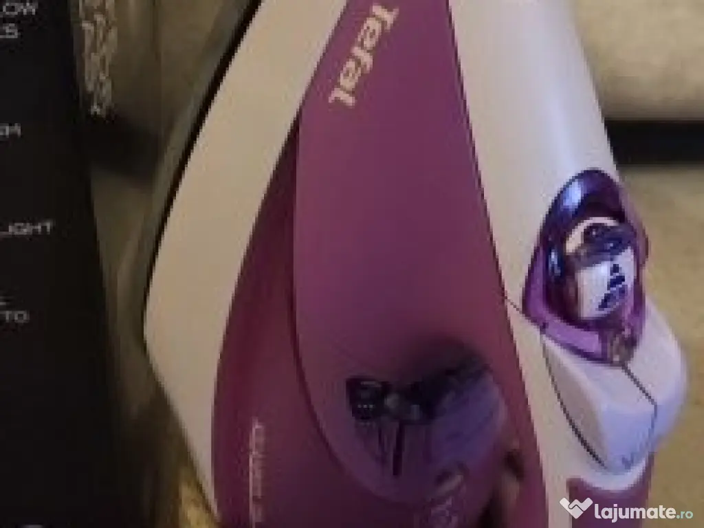 Aparat de calcat vertical cu abur Rovus + Bonus: Fier de calcat Tefal