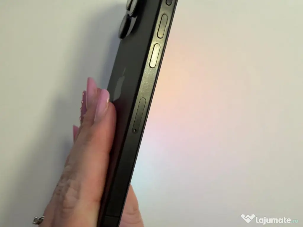 iPhone 15 Pro – 128 GB 