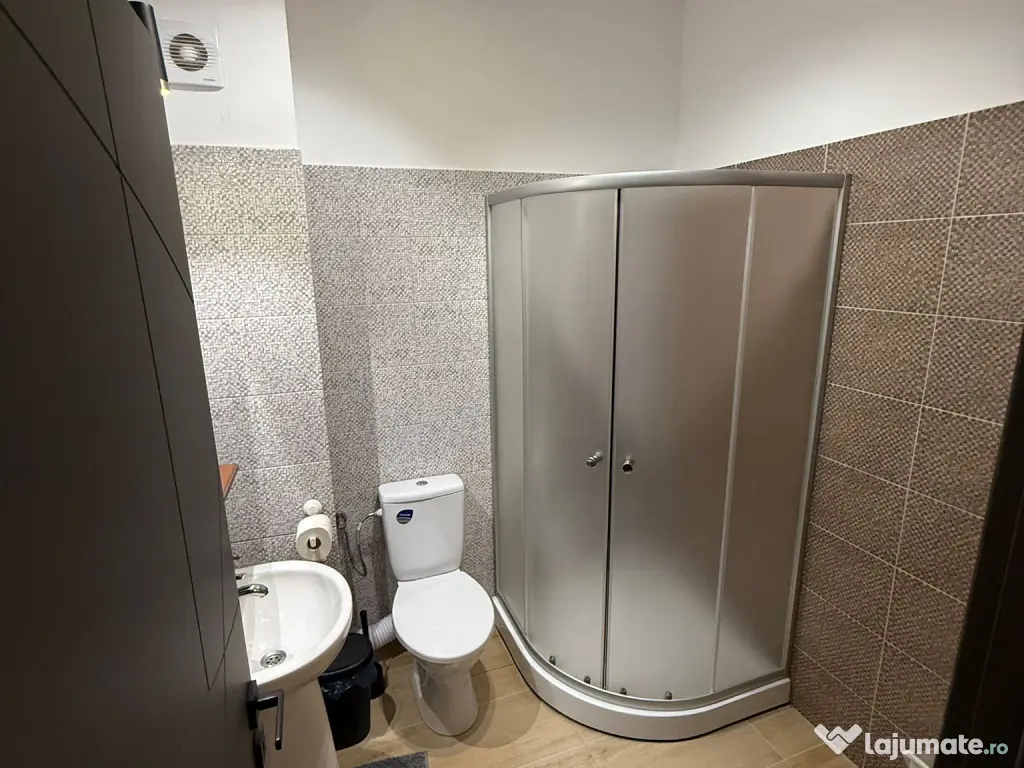 Garsonieră de închiriat 