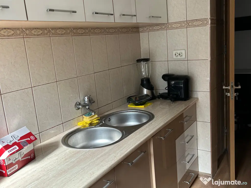 Apartament de inchiriat 3 camere Tomis Nord 