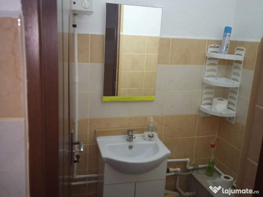 Vânzare apartament 3 camere 