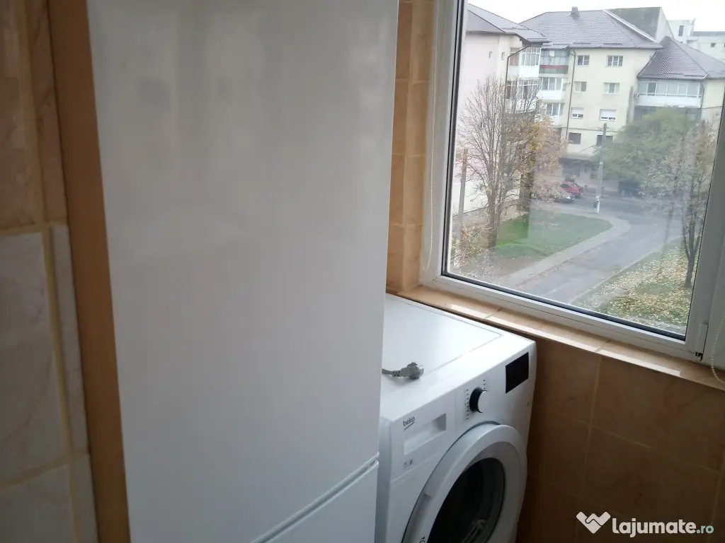 Vânzare apartament 3 camere 