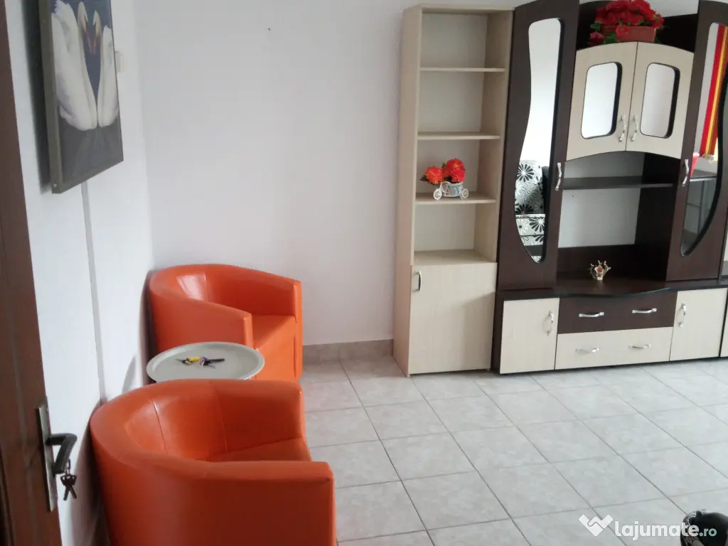 Vânzare apartament 3 camere 