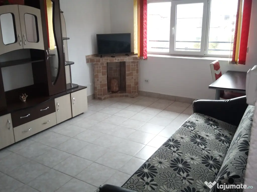 Vânzare apartament 3 camere 