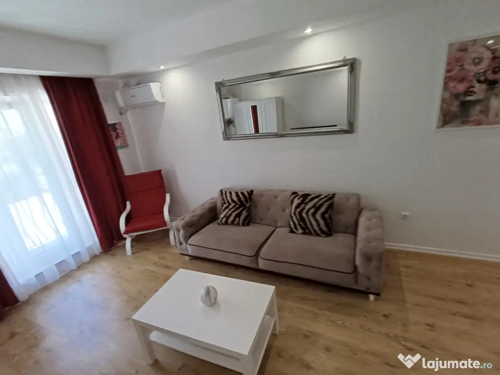 Închiriez apartament 2 camere Cosmopolis 