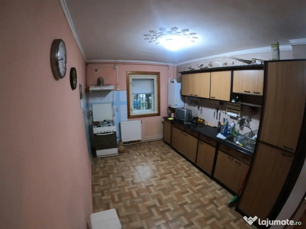 Apartament de 3 camere, 73 mp decomandat la parter inalt 