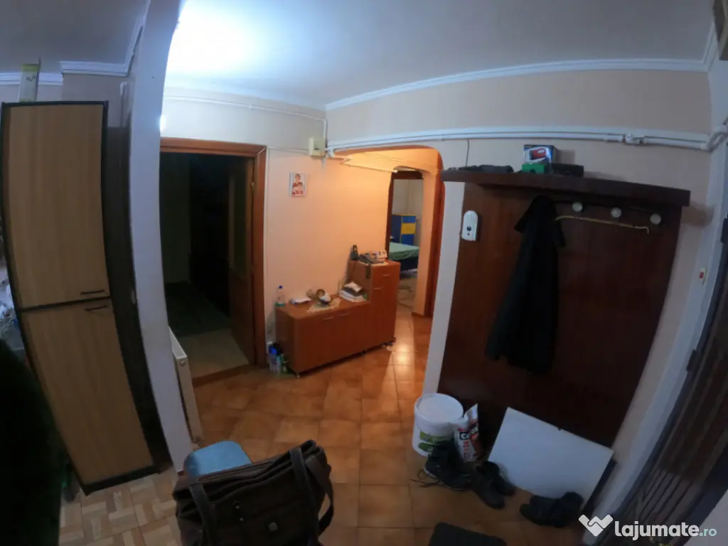 Apartament de 3 camere, 73 mp decomandat la parter inalt 