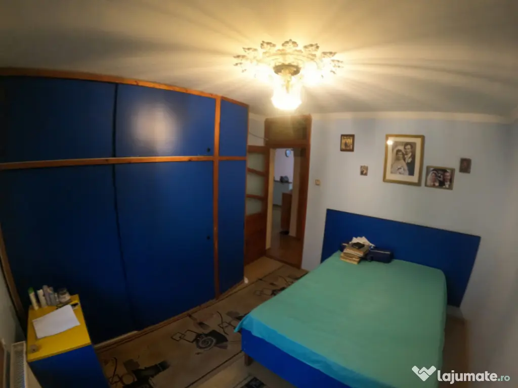 Apartament de 3 camere, 73 mp decomandat la parter inalt 