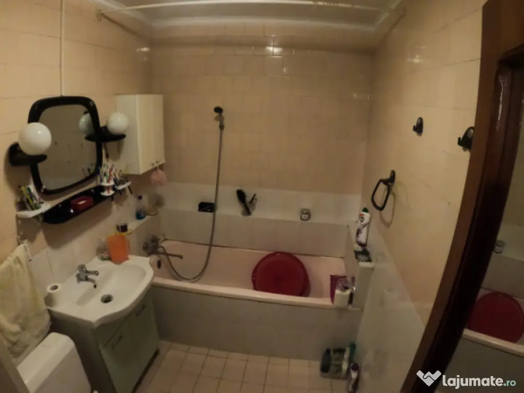 Apartament de 3 camere, 73 mp decomandat la parter inalt 