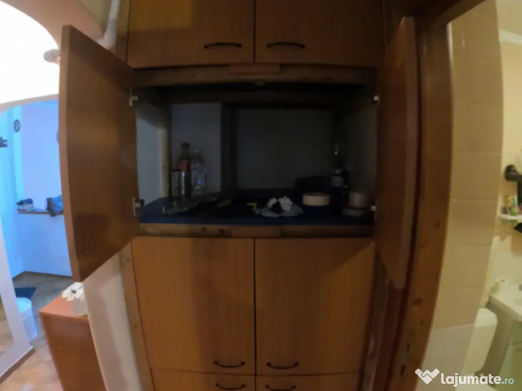 Apartament de 3 camere, 73 mp decomandat la parter inalt 