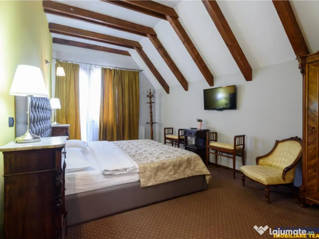 Langa Castelul Bran: Pensiune restaurant transfer afacer