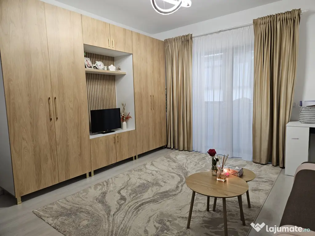 Inchiriez ap 2 camere semidecomandat 46 mp 