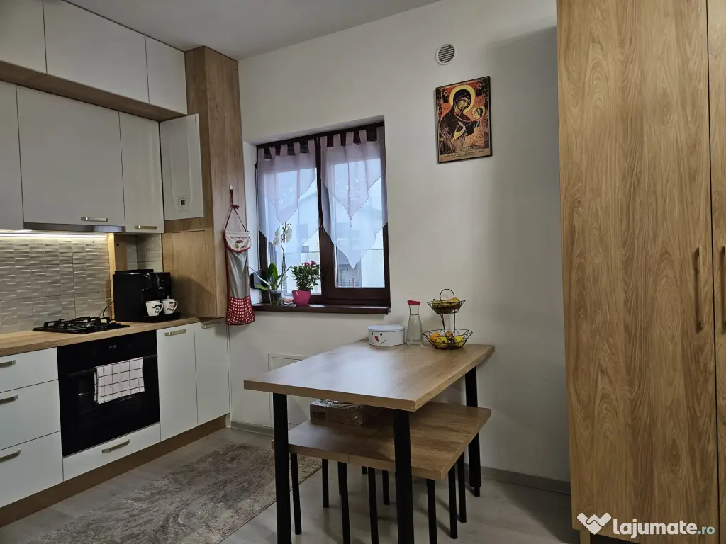 Inchiriez ap 2 camere semidecomandat 46 mp 