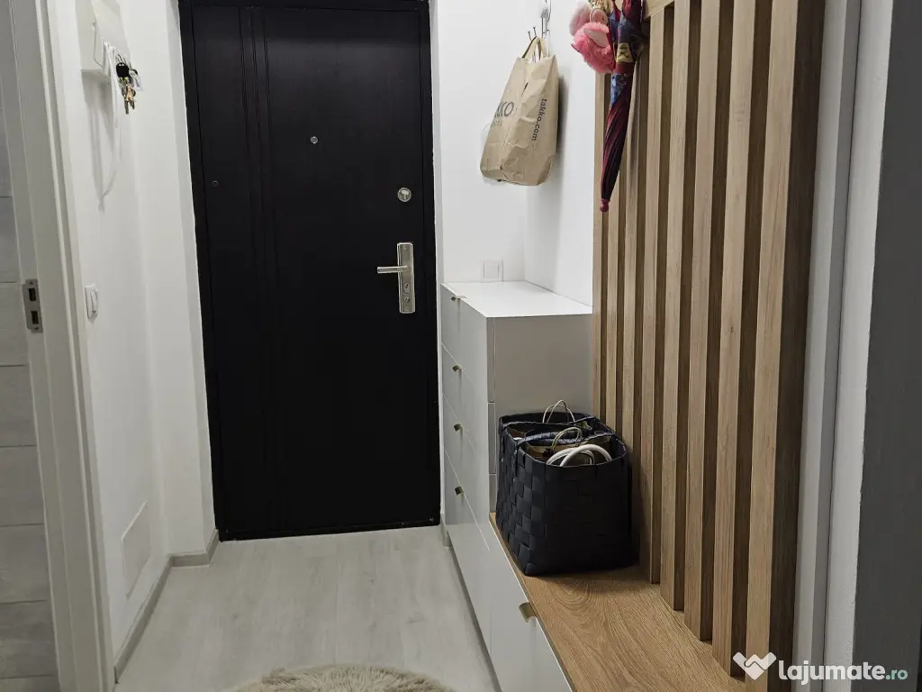 Inchiriez ap 2 camere semidecomandat 46 mp 