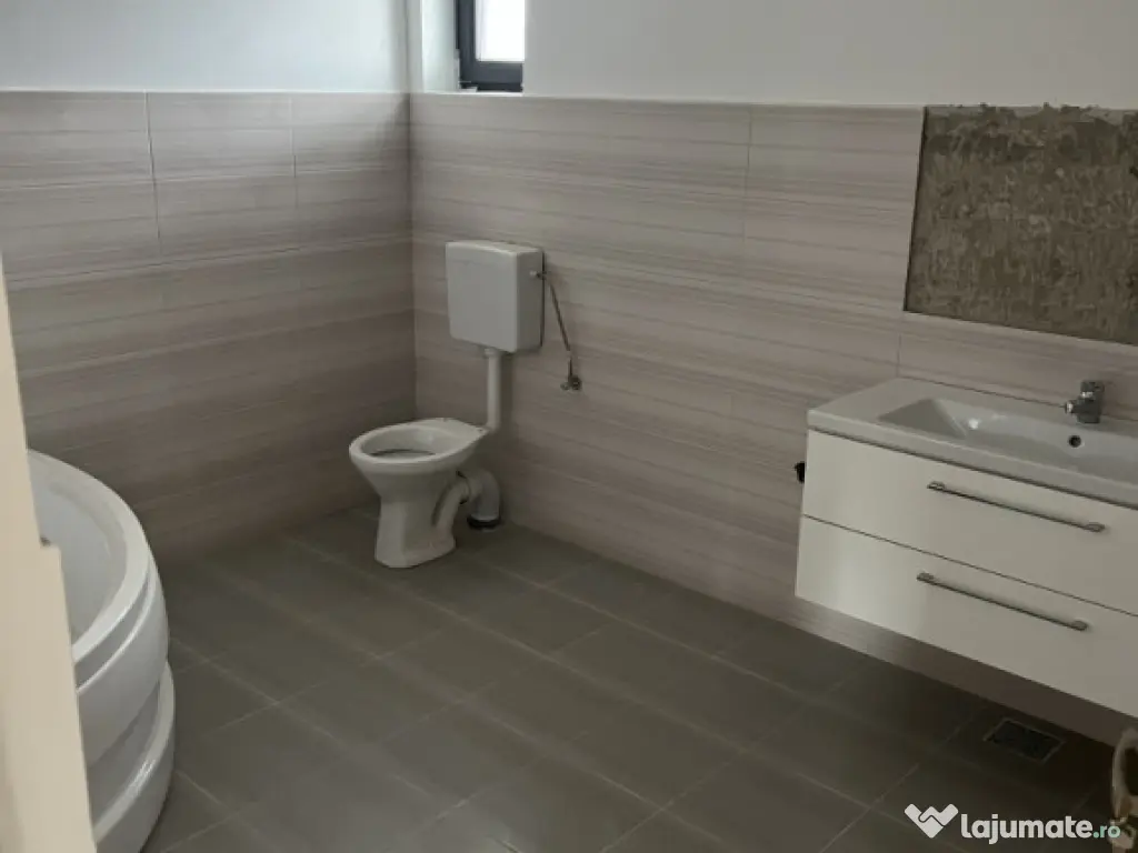 Vând duplex la cheie - suprafață utilă este de 110 m2 ,