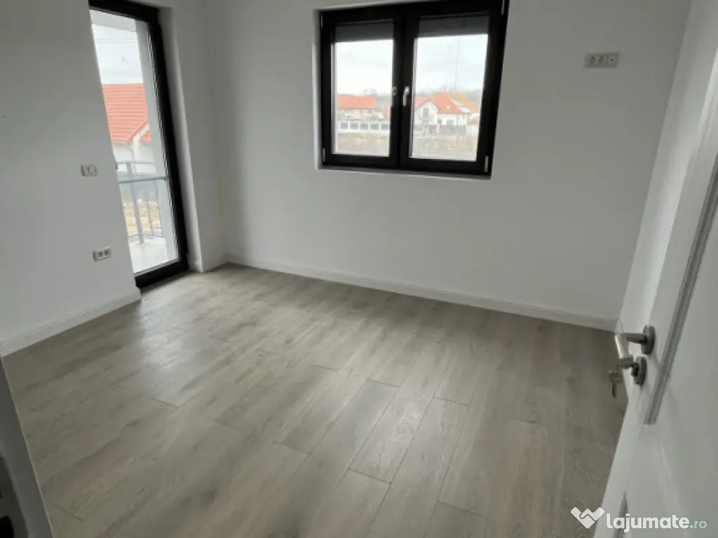 Vând duplex la cheie - suprafață utilă este de 110 m2 ,