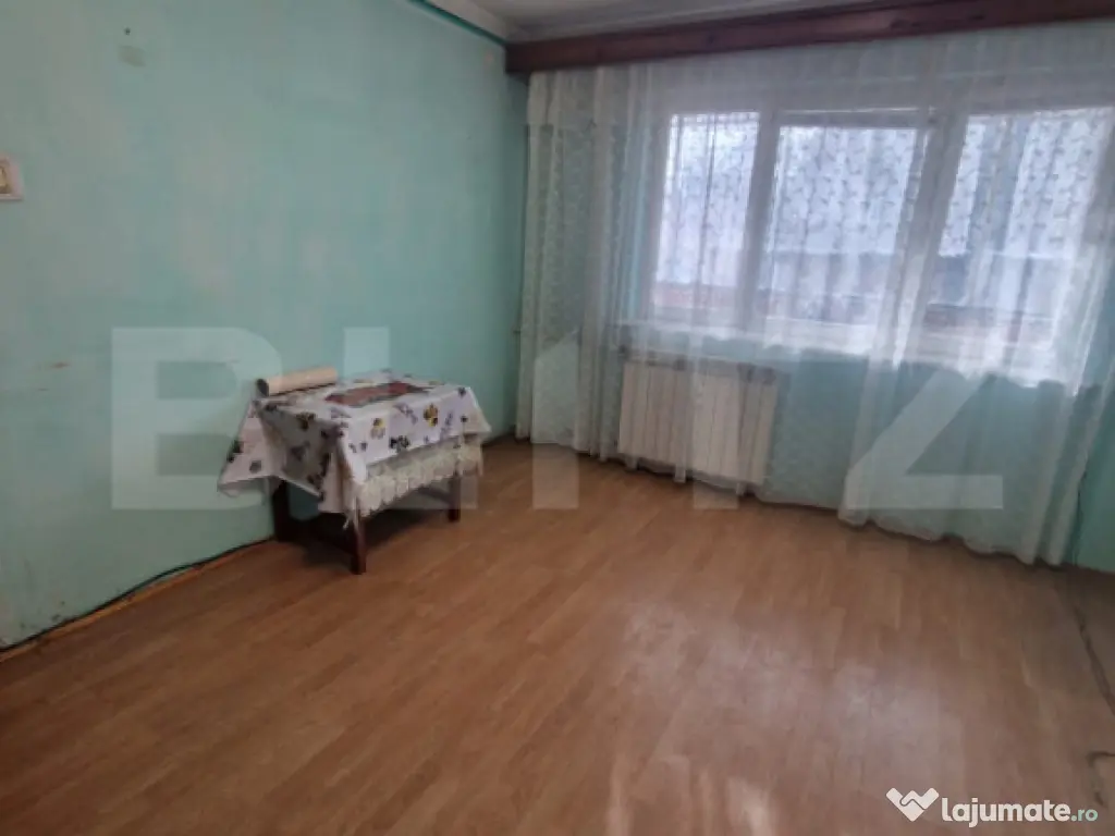 Apartament 2 camere, 54 mp totali, zona Centrală 