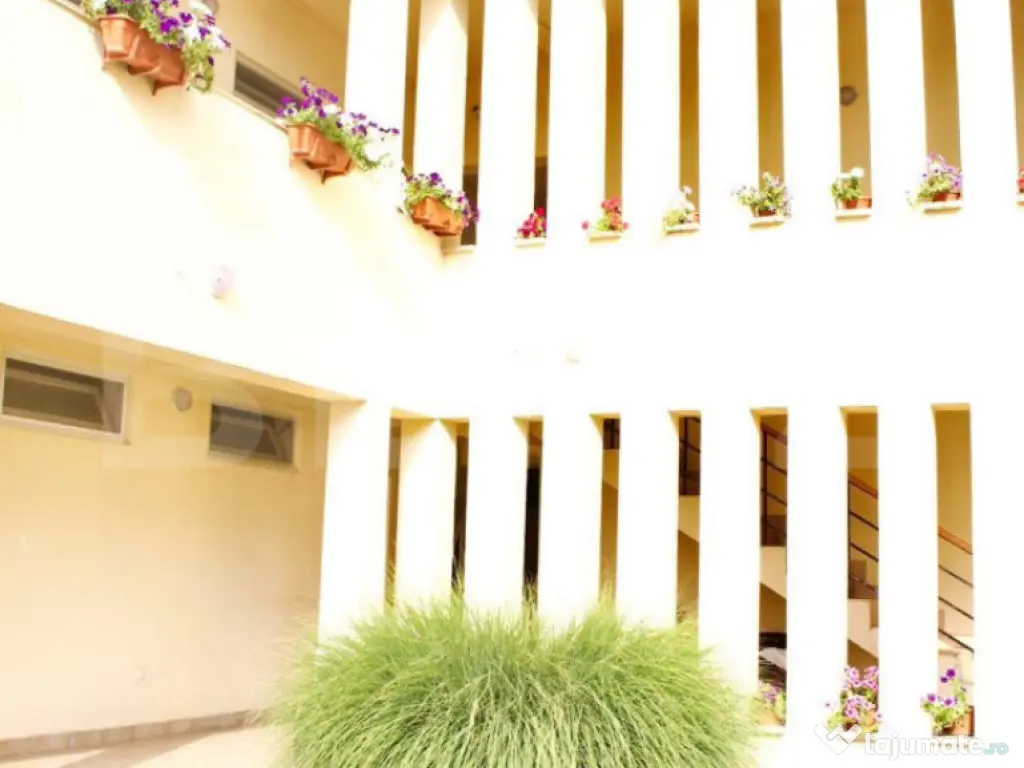 Pensiune de vanzare, 1000 mp, zona Tasnad 