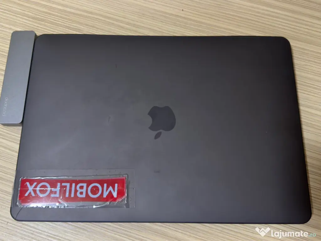 MacBook Air M1 Gold 256GB/8GB RAM 13-INCH La cutie 