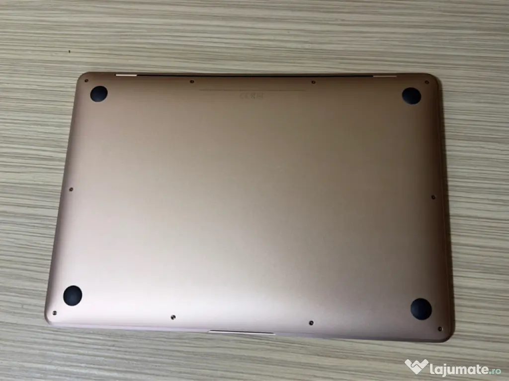 MacBook Air M1 Gold 256GB/8GB RAM 13-INCH La cutie 
