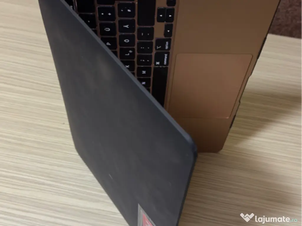 MacBook Air M1 Gold 256GB/8GB RAM 13-INCH La cutie 
