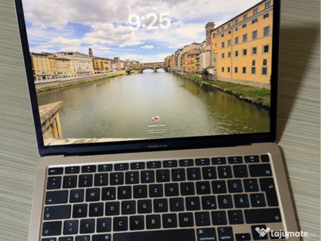 MacBook Air M1 Gold 256GB/8GB RAM 13-INCH La cutie 