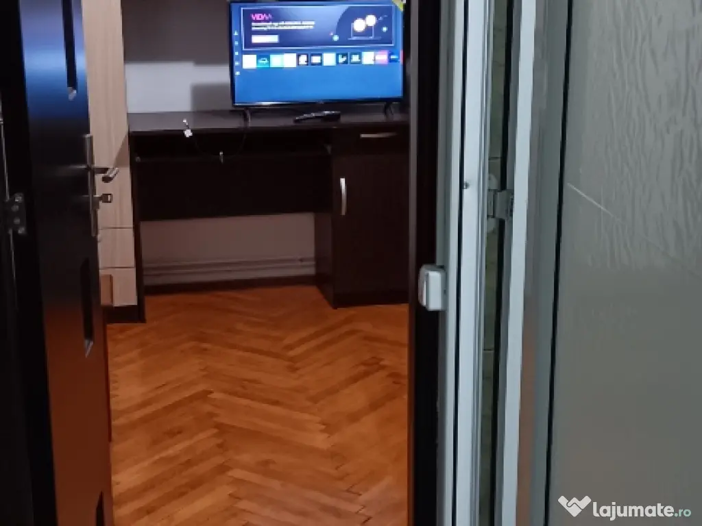 Vând apartament 2 camere etajul 2 ,complect mobilat 