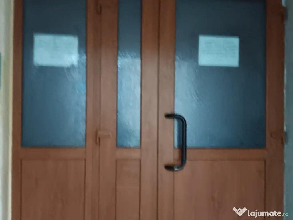 Vând apartament 2 camere etajul 2 ,complect mobilat 