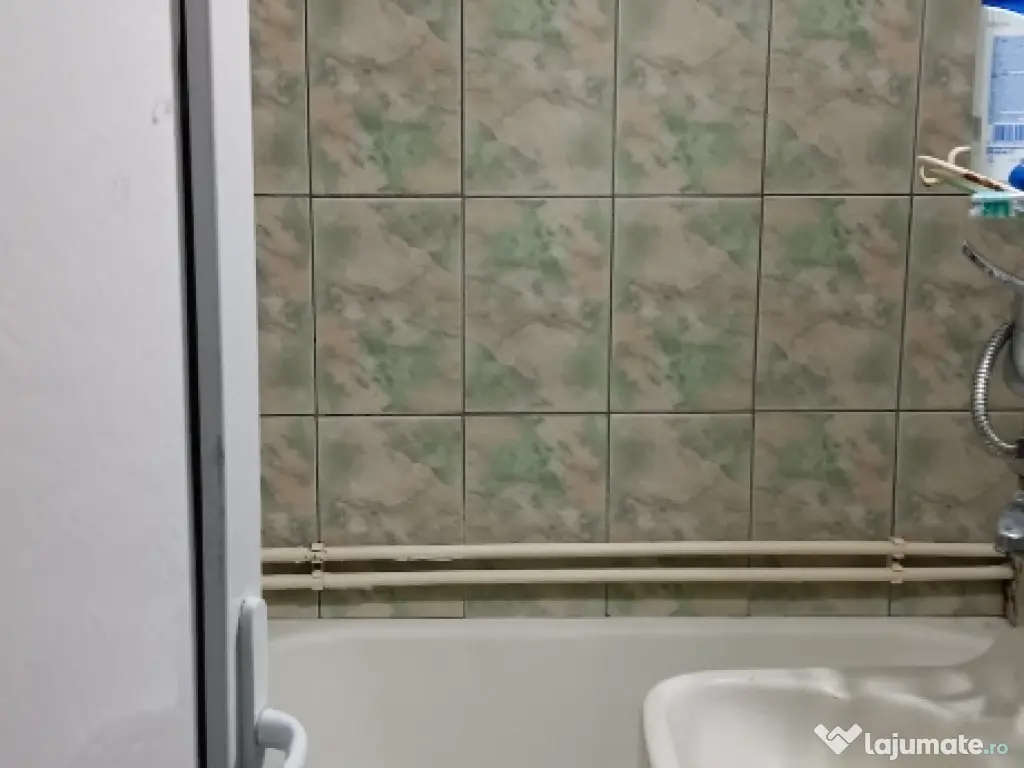 Vând apartament 2 camere etajul 2 ,complect mobilat 