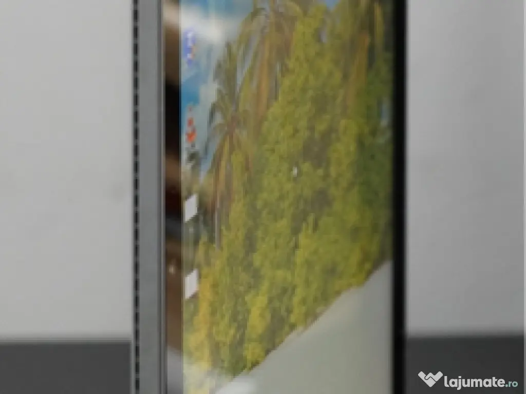 Microsoft Surface Pro 4 (intel i5 / 8GB Ram / 256 SSD)