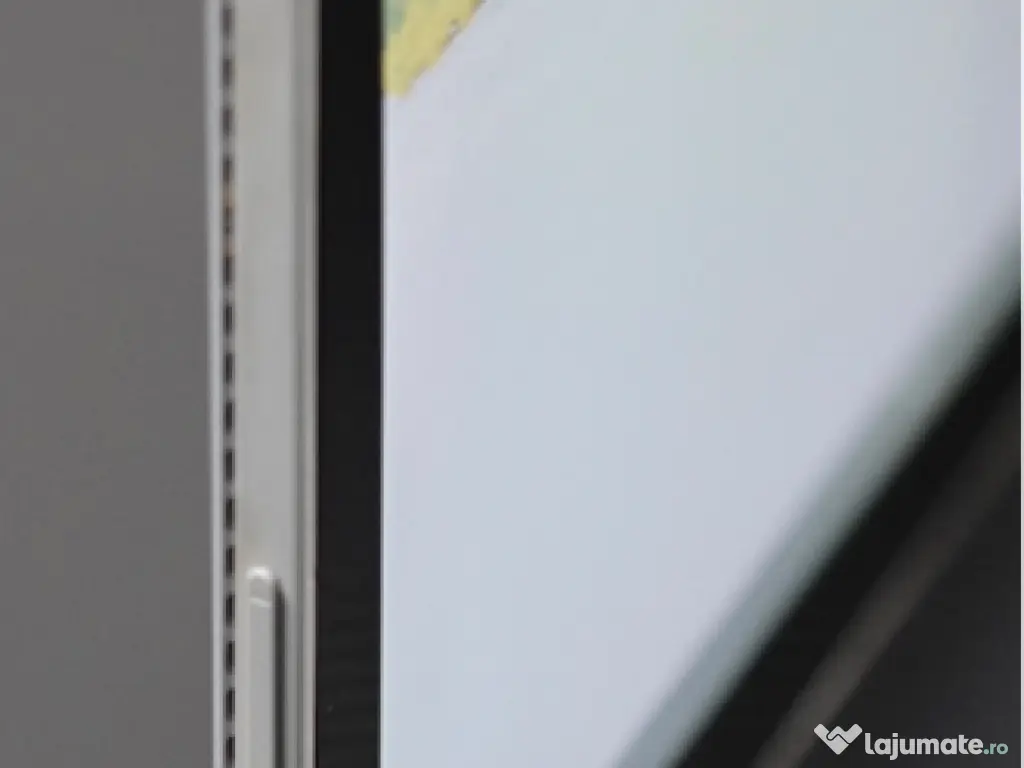 Microsoft Surface Pro 4 (intel i5 / 8GB Ram / 256 SSD)