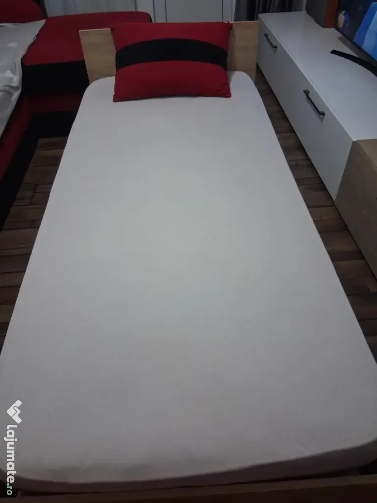 Vand pat de o persoana