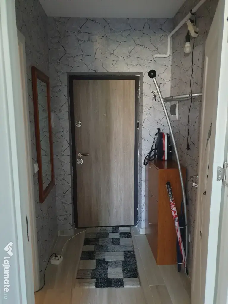 De vanzare apartament cu 1 camera la etajul 2 din 5 cu lift mobilat