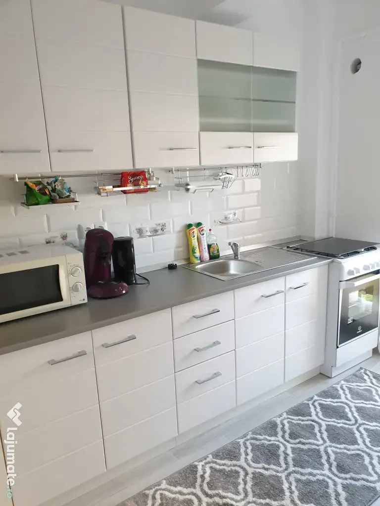 De vanzare apartament cu 1 camera la etajul 2 din 5 cu lift mobilat