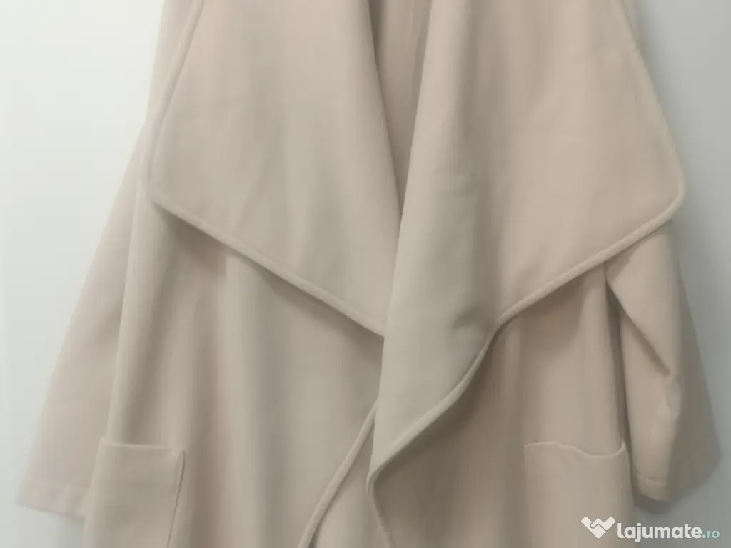 Scurta din stofa bej-piersica 