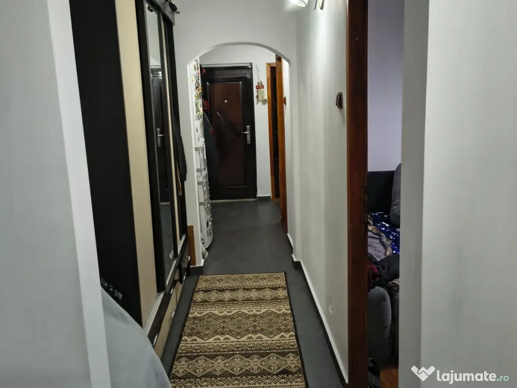 Apartament 3 camere decomandat et1 Aparatorii Patriei - metrou