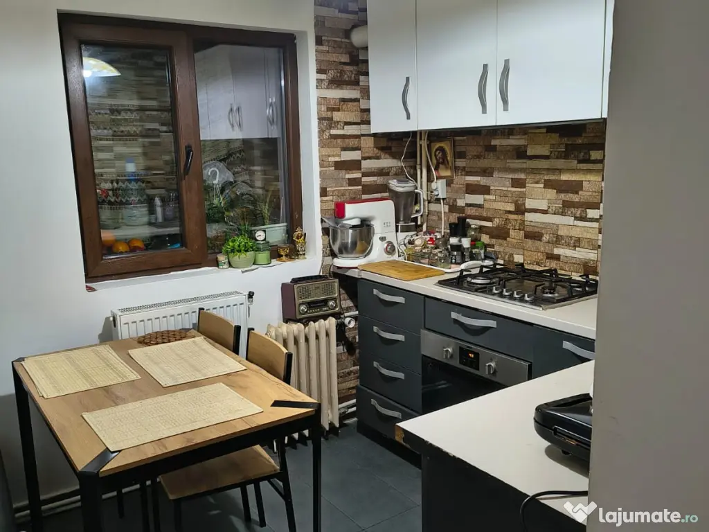 Apartament 3 camere decomandat et1 Aparatorii Patriei - metrou